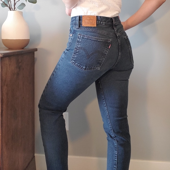 Levi's High Rise Wedgie Ankle Length Cropped Slim Leg Jeans - Picture 12 of 12